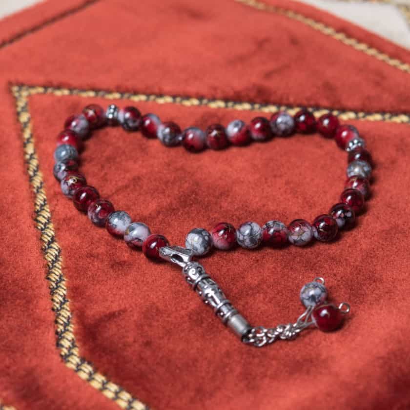 Islamic Goods Direct is a one stop online islamic shop that stocks all islamic essentials a Muslim may need on day to day basis, including islamic prayer mats, tasbeeh beads, islamic perfumes, attars, islamic books, islamic clothing and islamic gifts 