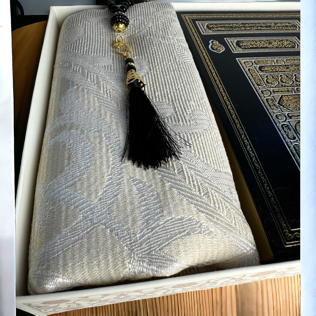 ZANBEAL Heritage Reflections Islamic Gift Set : Luxurious Prayer Set with Quran, Tasbih and Prayer Rug