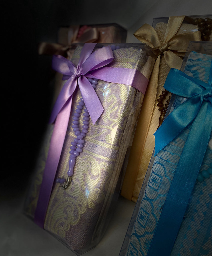 Islamic Gift Box with Muslim Prayer Mat and Tasbih Prayer Beads - An ideal Gift for Muslims-Islamic Goods Direct
