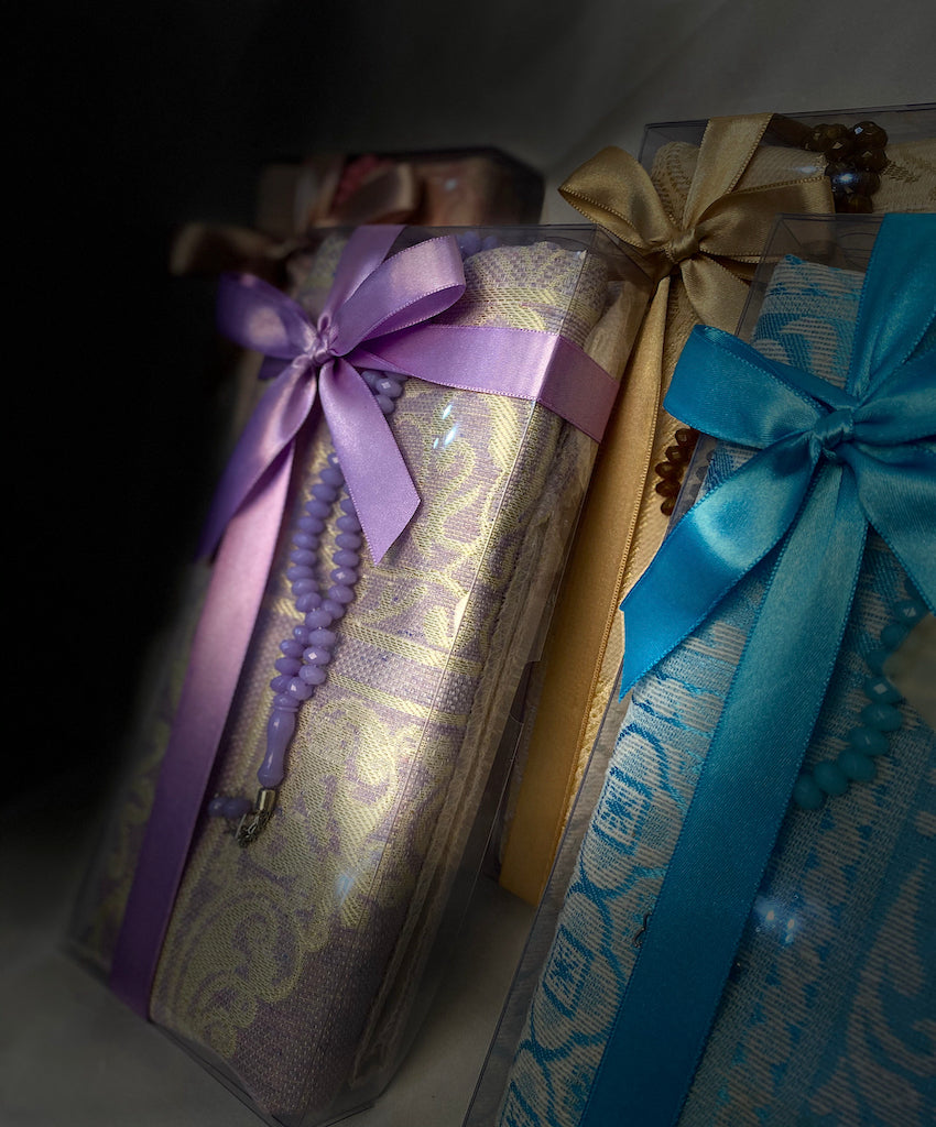Islamic Gift Box with Muslim Prayer Mat and Tasbih Prayer Beads - An ideal Gift for Muslims-Islamic Goods Direct