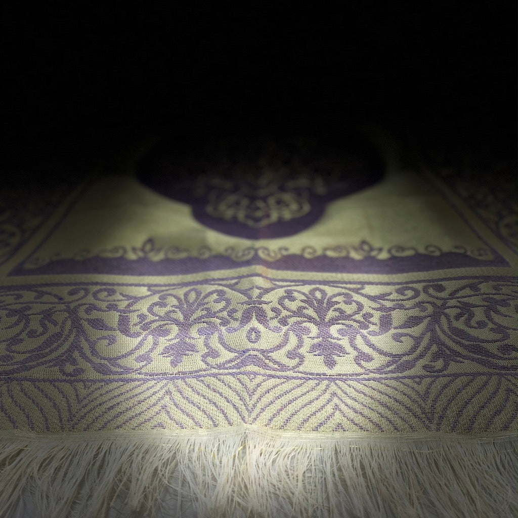 Islamic Gift Box with Muslim Prayer Mat and Tasbih Prayer Beads - An ideal Gift for Muslims-Islamic Goods Direct