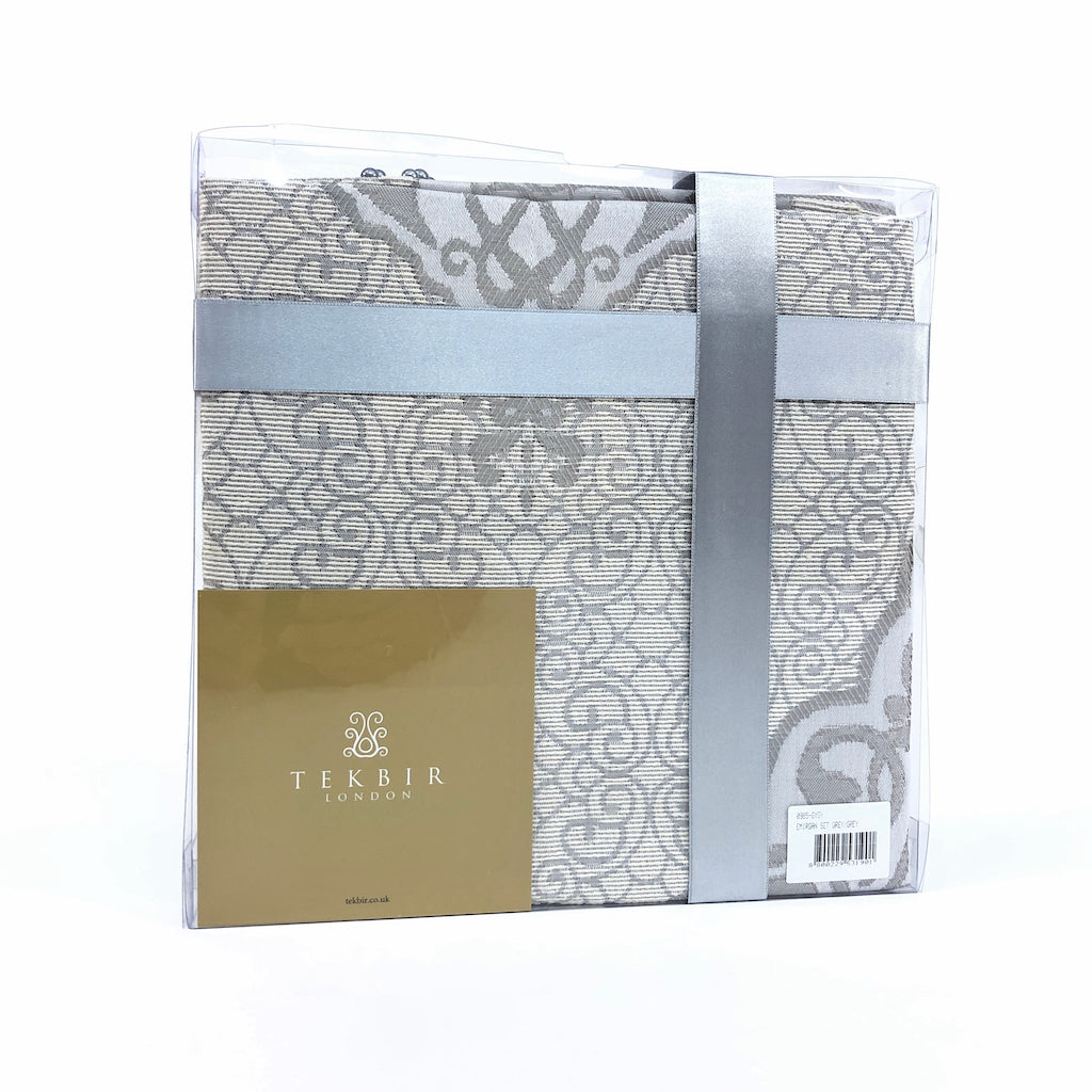 Islamic Gift box consists of a Prayer mat, Surah Book &amp; tasbih beads-Gift-Islamic Goods Direct