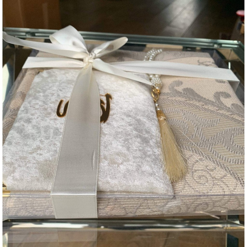 Islamic Gift box consists of a Prayer mat, Surah Book &amp; tasbih beads-Gift-Islamic Goods Direct