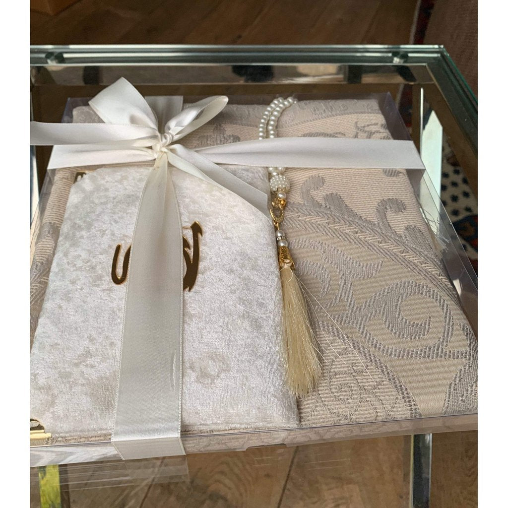 Islamic Gift box consists of a Prayer mat, Surah Book &amp; tasbih beads-Gift-Islamic Goods Direct