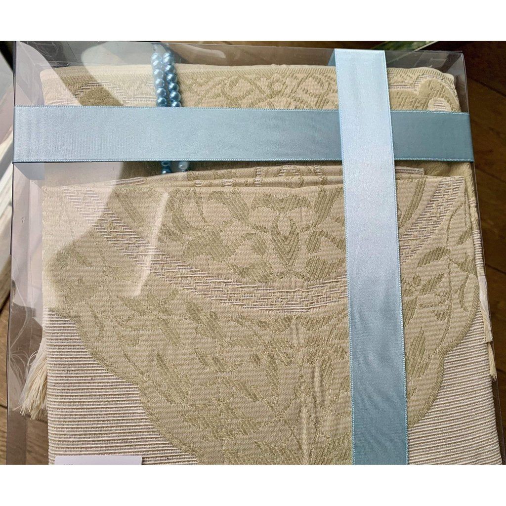 Islamic Gift box consists of a Prayer mat, Surah Book & tasbih beads-Gift-Islamic Goods Direct