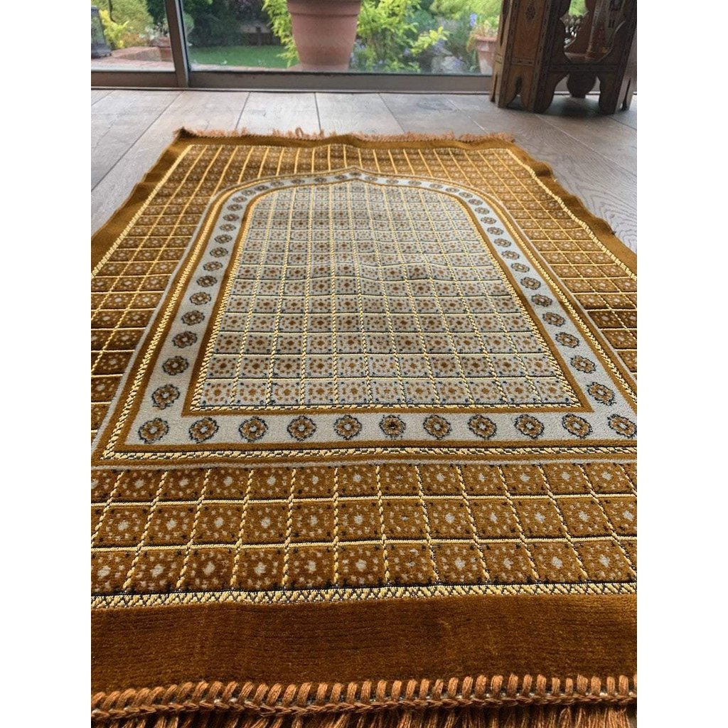 Tekbir&#39;s Islamic prayer mat is light weight soft prayer rug that is suitable for home or as a travel prayer mat so enhance your praying experience by ordering this Muslim Prayer Mat now (Gold)-prayer mat-Islamic Goods Direct