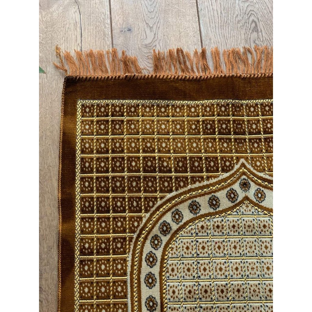 Tekbir&#39;s Islamic prayer mat is light weight soft prayer rug that is suitable for home or as a travel prayer mat so enhance your praying experience by ordering this Muslim Prayer Mat now (Gold)-prayer mat-Islamic Goods Direct